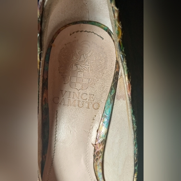 Vincent Camuto faux snakeskin leather multicolored pumps 7.5 or 37.5 - Picture 7 of 9